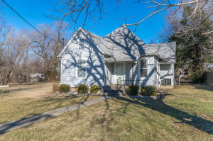 2311 W Phelps St, Springfield, MO 65802 photo 1