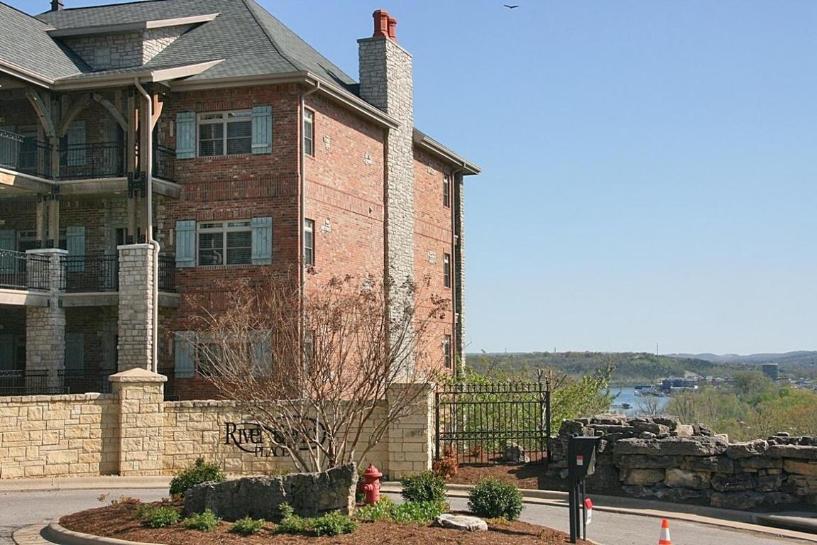 1101 Riverstone Dr, Branson, MO 65616 photo 1