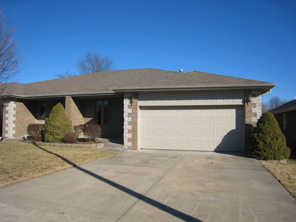 4706 S Kickapoo Ave, Springfield, MO 65804 photo 1
