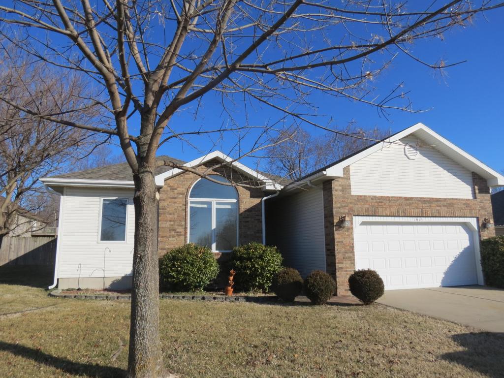 1415 E Locust St, Bolivar, MO 65613 photo 1