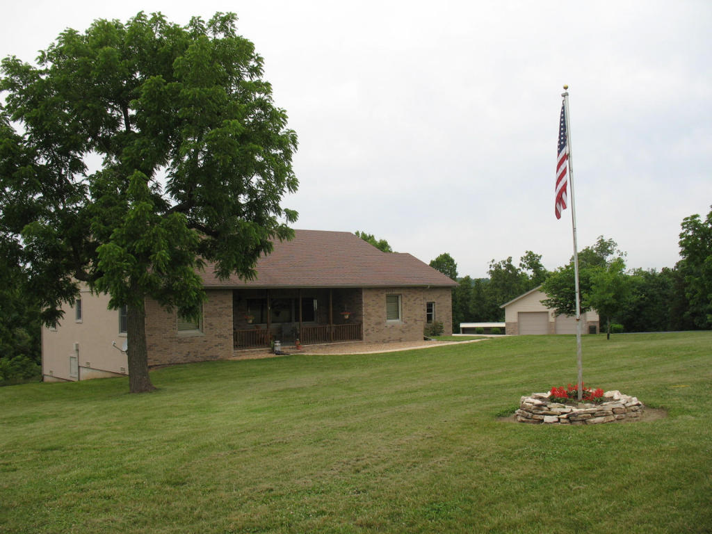 469 Springfield Rd, Buffalo, MO 65622 photo 1
