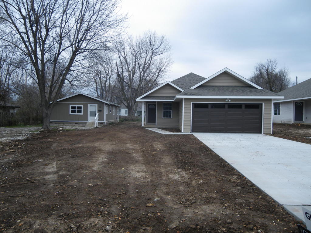 1664 N Marlan Ave, Springfield, MO 65803 photo 1