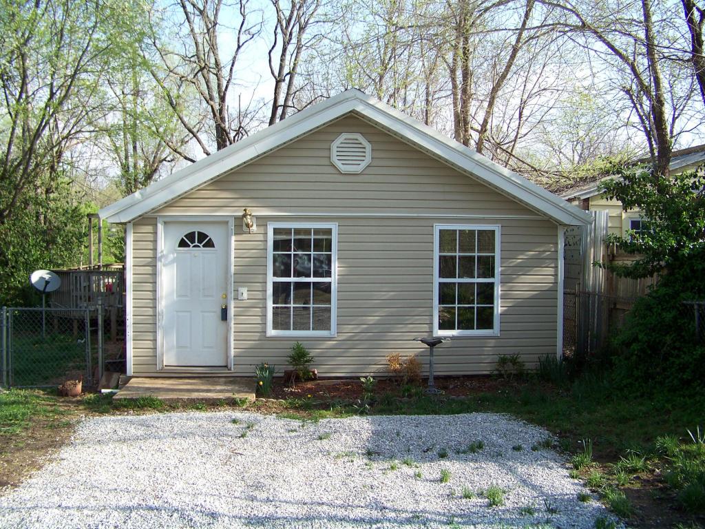 3239 W State St, Springfield, MO 65802 photo 1