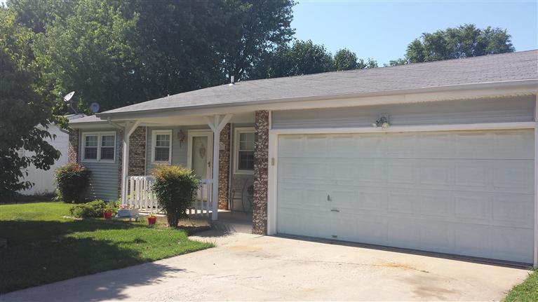 2261 E Livingston St, Springfield, MO 65803 photo 1