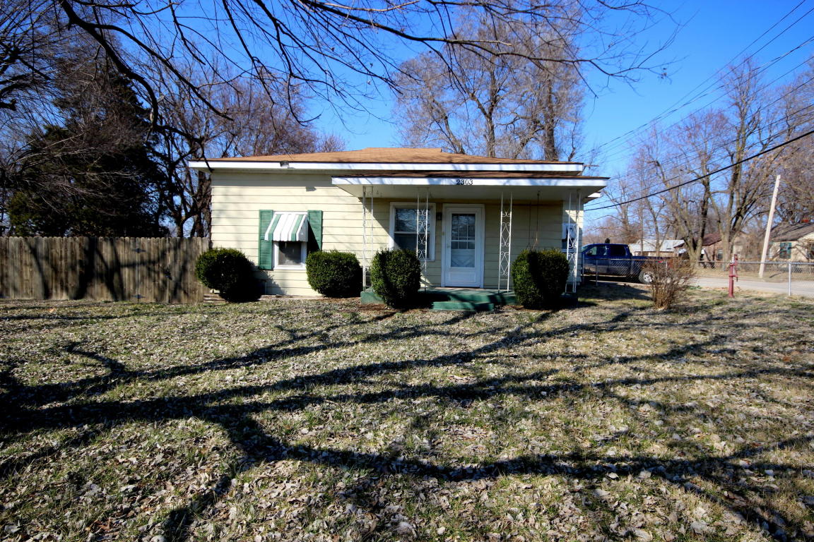 2303 W Phelps St, Springfield, MO 65802 photo 1