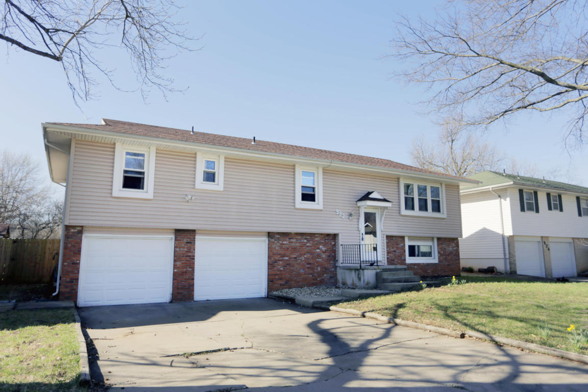 932 E Rosebrier St, Springfield, MO 65807 photo 1