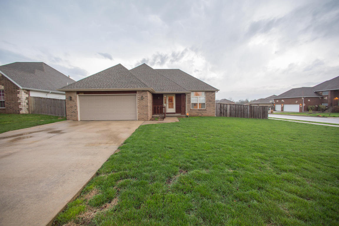 935 N Ridgemont Rd, Republic, MO 65738 photo 1