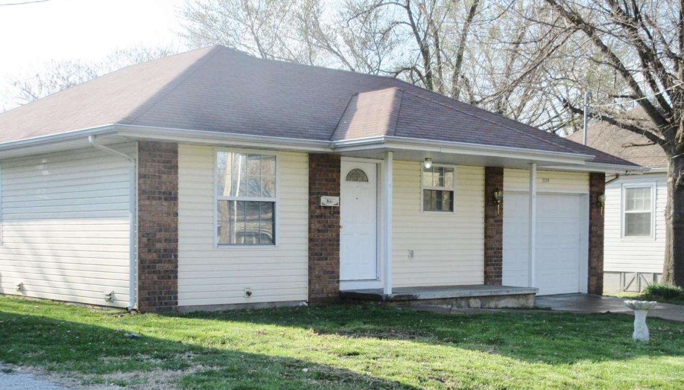 2239 N Weller Ave, Springfield, MO 65803 photo 1