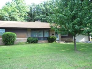 401 E Hadley St, Aurora, MO 65605 photo 1