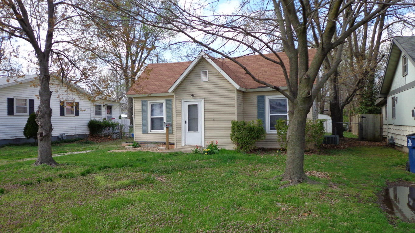 1831 W Nichols St, Springfield, MO 65802 photo 1