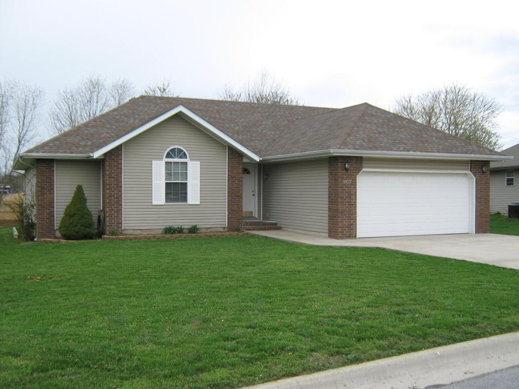 4813 N 13th St, Ozark, MO 65721 photo 1