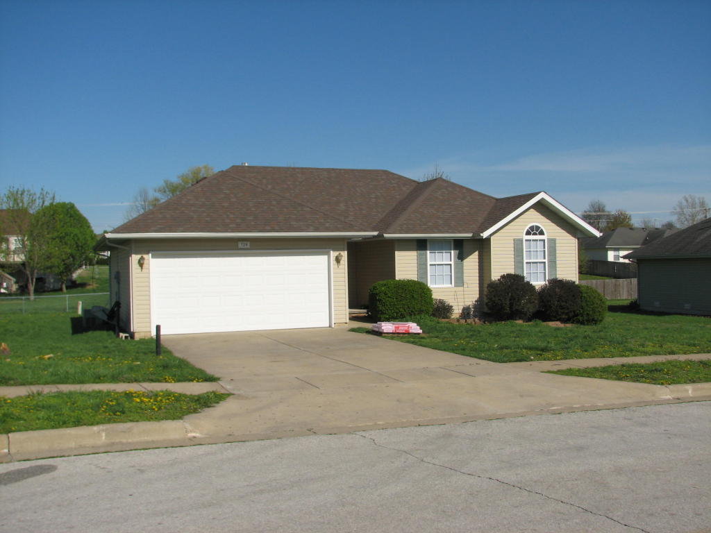 726 N Windmill Pl, Republic, MO 65738 photo 1