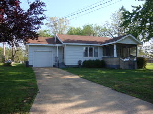 310 W 3rd St, Mountain View, MO 65548 photo 1