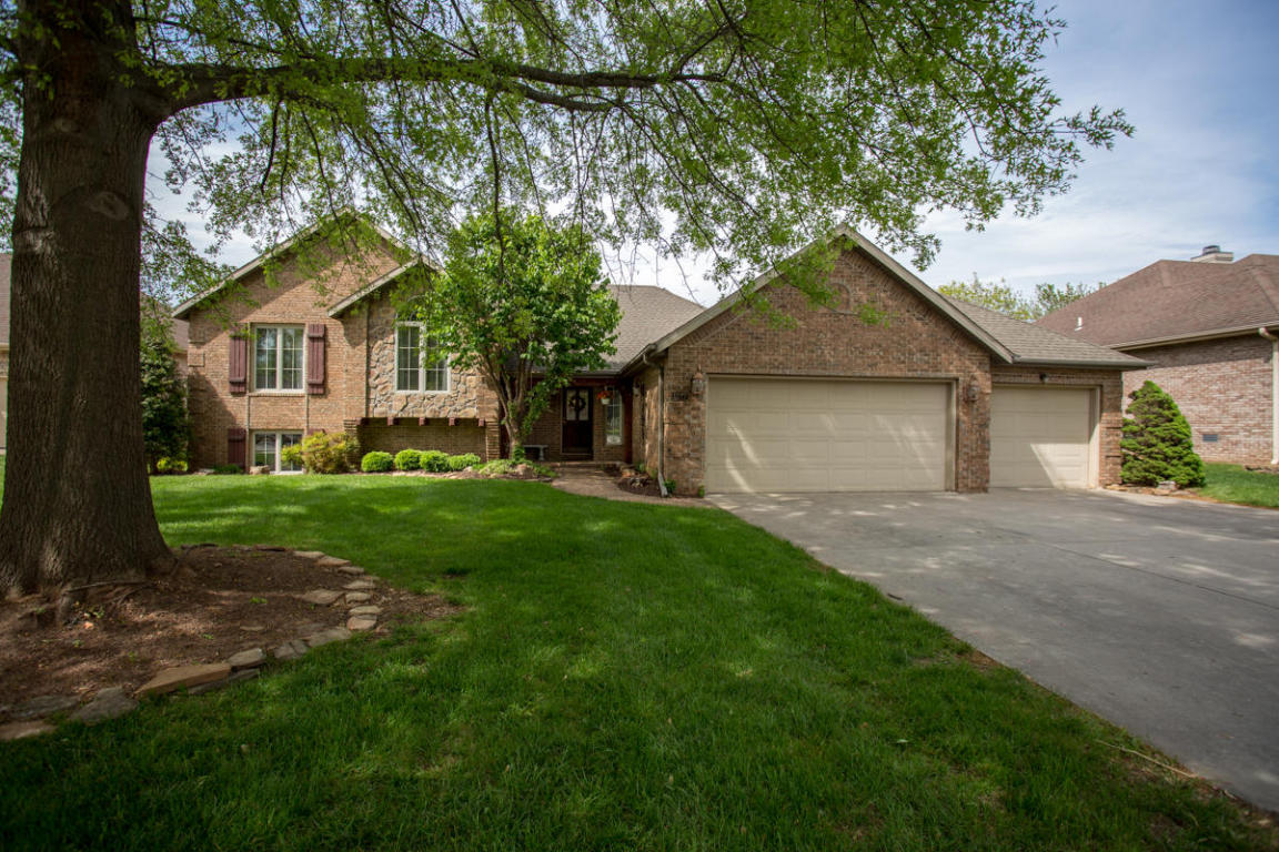 1227 W Cardinal St, Springfield, MO 65810 photo 1