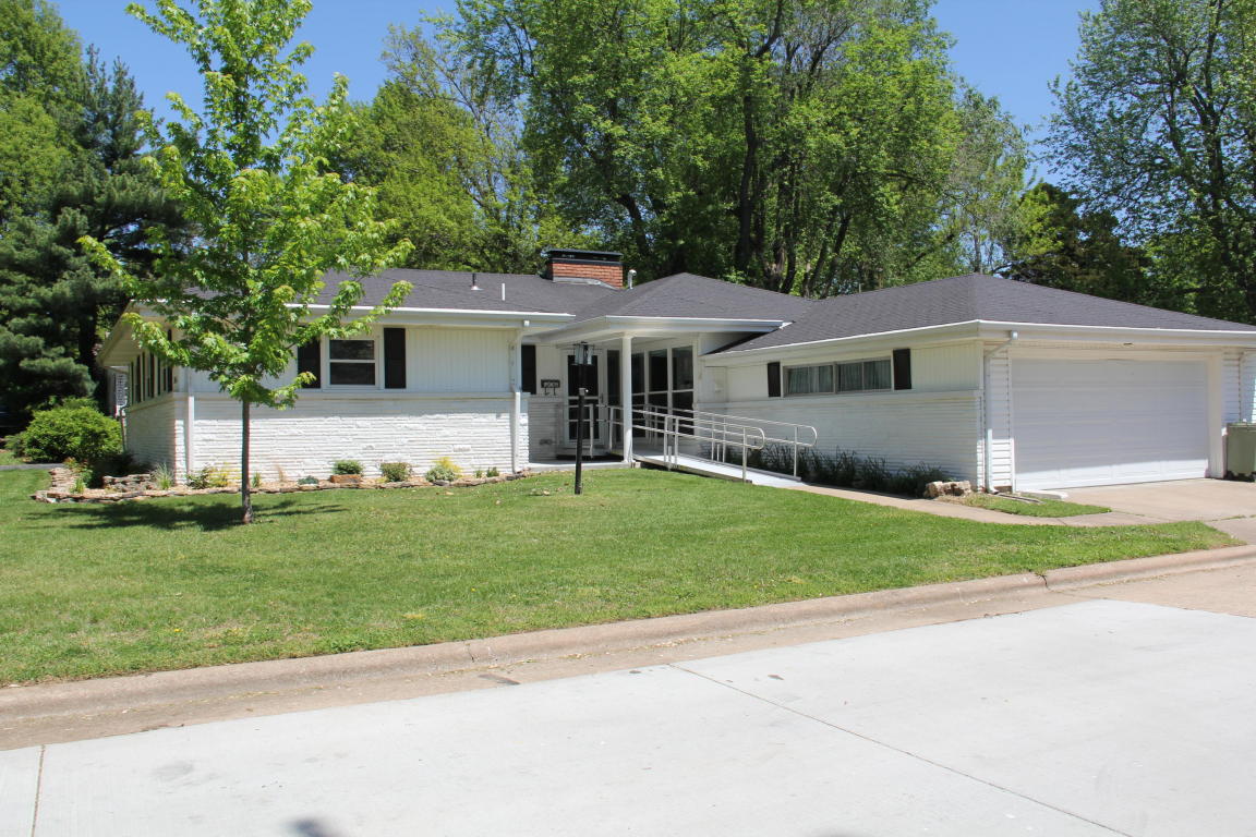 2066 S Dollison Ave, Springfield, MO 65807 photo 1