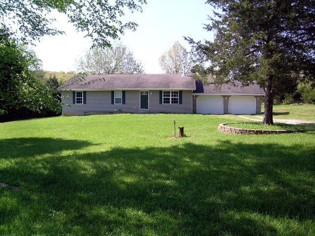 659 Wilderness Dr, Marshfield, MO 65706 photo 1