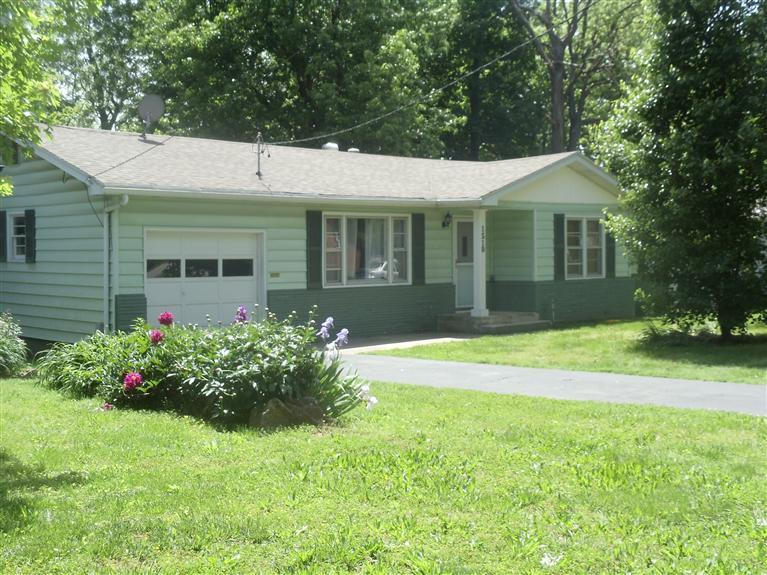 1510 W Bennett St, Springfield, MO 65807 photo 1
