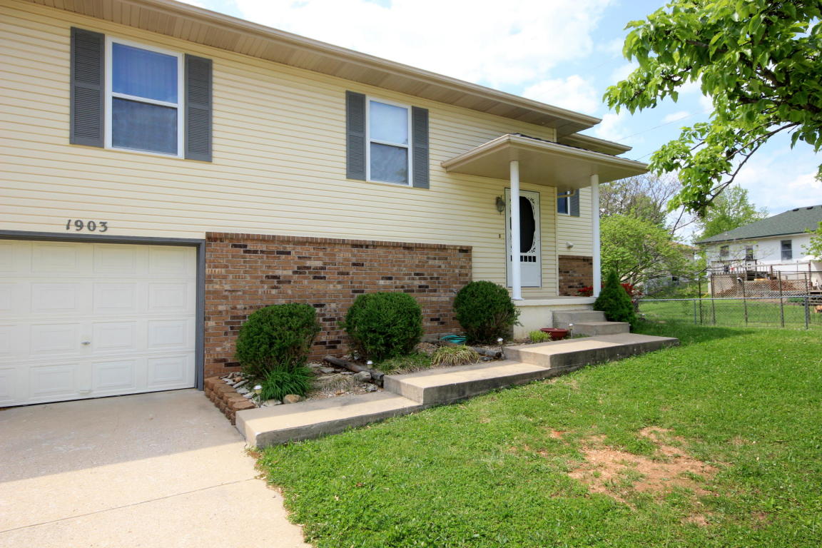 1903 S 14th St, Ozark, MO 65721 photo 1