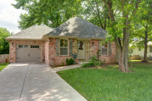 1006 W Broadmoor St, Springfield, MO 65807 photo 1