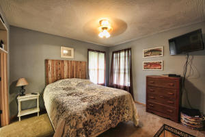 306 W Hayes Rd, Clever, MO 65631 photo 6