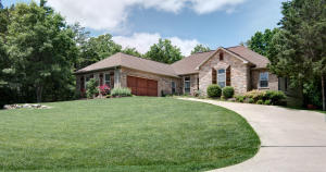 906 Silver Bluff Cir, Branson West, MO 65737 photo 1