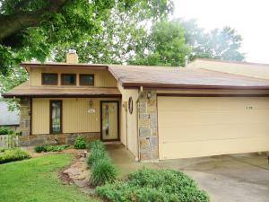 2122 E Regency Pl, Springfield, MO 65804 photo 1