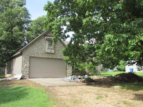 8241 W Spruce Ln, Springfield, MO 65802 photo 1