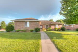 3884 W Cardinal St, Springfield, MO 65810 photo 1