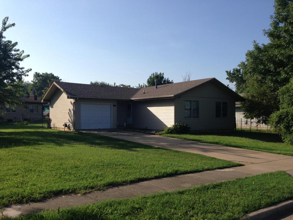 1024 E Scott St, Springfield, MO 65802 photo 1