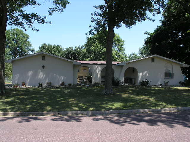 911 E 9th St, Mountain Grove, MO 65711 photo 1