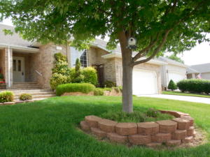 3239 W Sunset St, Springfield, MO 65807 photo 1