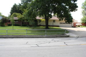1830 E Sunset Dr, Springfield, MO 65804 photo 1