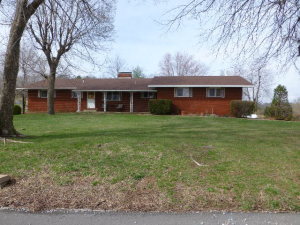 320 E Maple, Cabool, MO 65689 photo 1