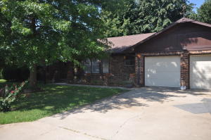 608 Schoolview Dr, Monett, MO 65708 photo 1