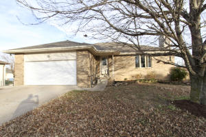 720 S Hampton Ave, Republic, MO 65738 photo 1
