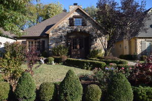 2527 E Ottawa St, Springfield, MO 65804 photo 1