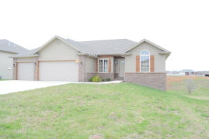 4413 N Toby Ave, Springfield, MO 65803 photo 1