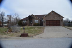 417 Brittany Ct, Aurora, MO 65605 photo 1