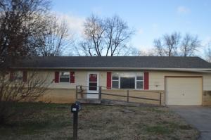 641 W Elm St, Aurora, MO 65605 photo 1
