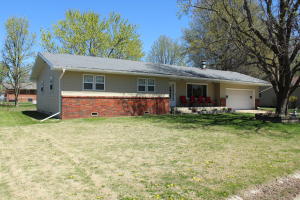 817 E Burford St, Marshfield, MO 65706 photo 1