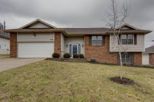 1539 W Melbourne St, Springfield, MO 65810 photo 1