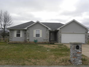 204 E Robin Rd, Clever, MO 65631 photo 1
