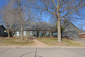 3749 E Meadowmere Pl, Springfield, MO 65809 photo 1