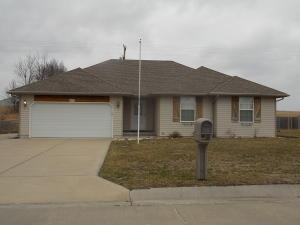 407 Sugar Tree Rd, Sparta, MO 65753 photo 1