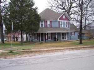 302 N 3rd St, Thayer, MO 65791 photo 1