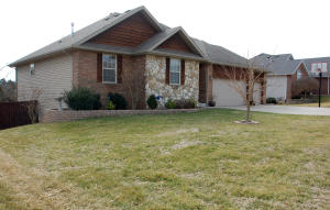 1066 E Daisy Falls Dr, Nixa, MO 65714 photo 1