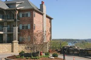 1102 Riverstone Dr, Branson, MO 65616 photo 1