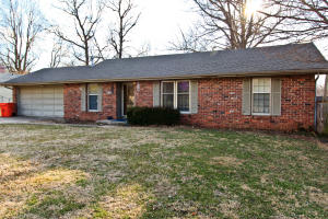 2233 S Luster Ave, Springfield, MO 65804 photo 1