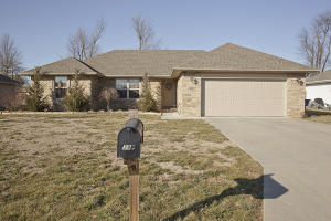 391 E Whitethorn, Republic, MO 65738 photo 1
