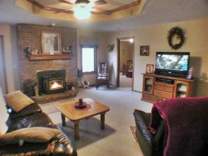 818 S Mark St, Willard, MO 65781 photo 3